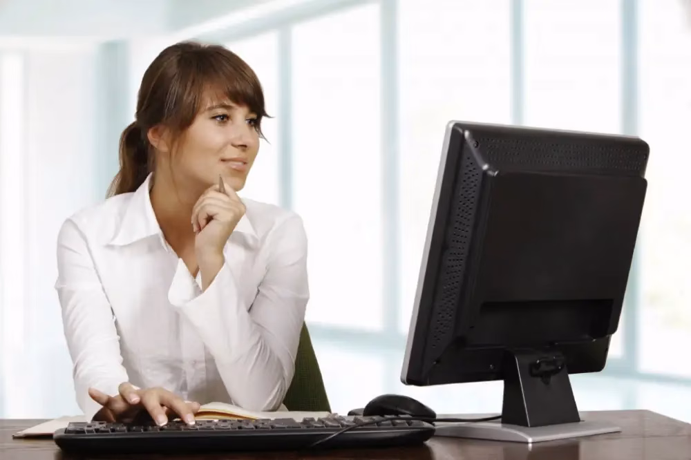Fadiga ocular provocada pelo uso de computador Fadiga ocular provocada pelo uso de computador